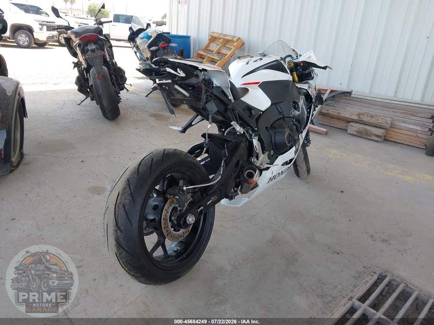 2026 HONDA CBR1000 RR — фото 4