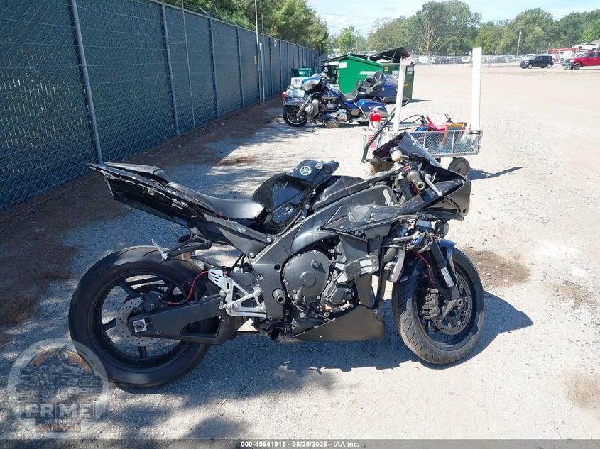 2011 YAMAHA YZFR1 — фото 12