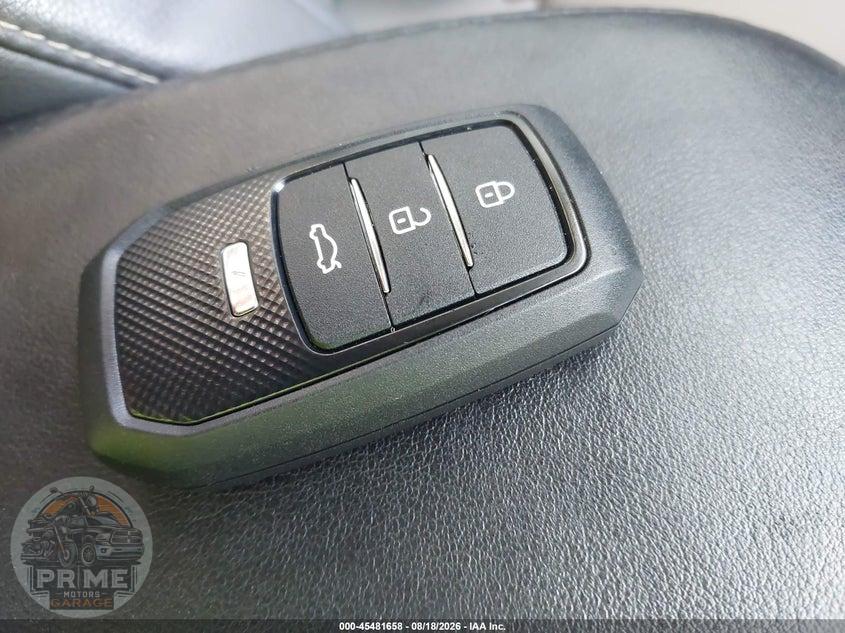2015 TOYOTA RAV4 LIMITED — фото 11