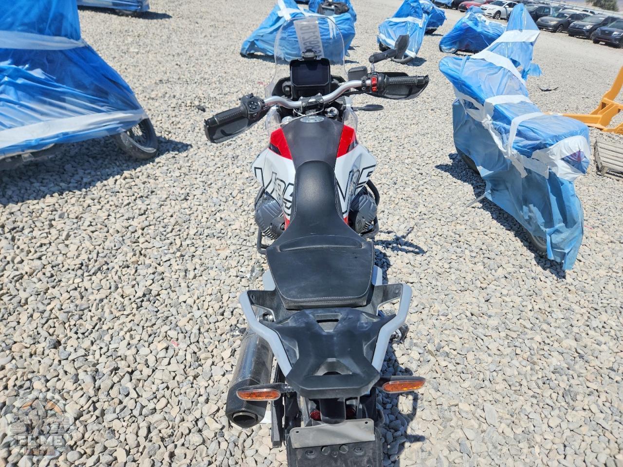 2025 MOTO GUZZI V85 — фото 12