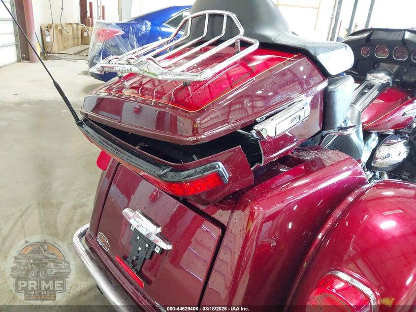 2017 HARLEY-DAVIDSON FLHTCUTG (TRI GLIDE ULTRA CLASSIC) TRI GLIDE ULTRA — фото 14