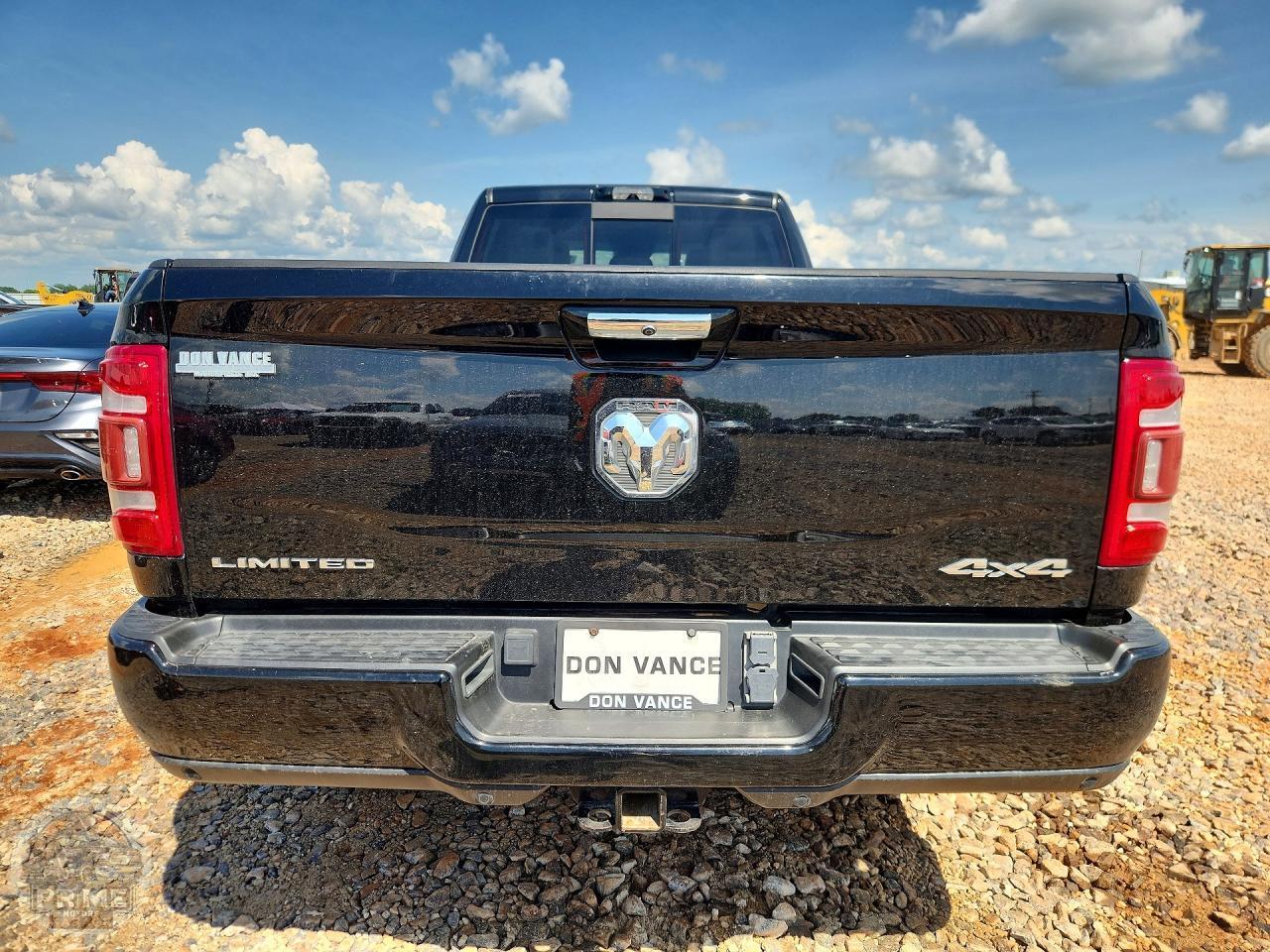 2022 RAM 3500 — фото 6