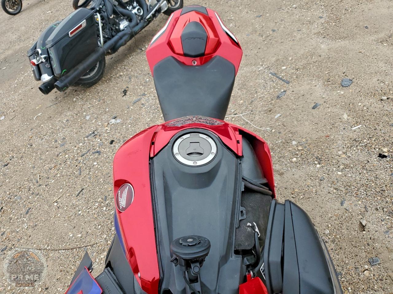 2019 HONDA CBR1000 — фото 5