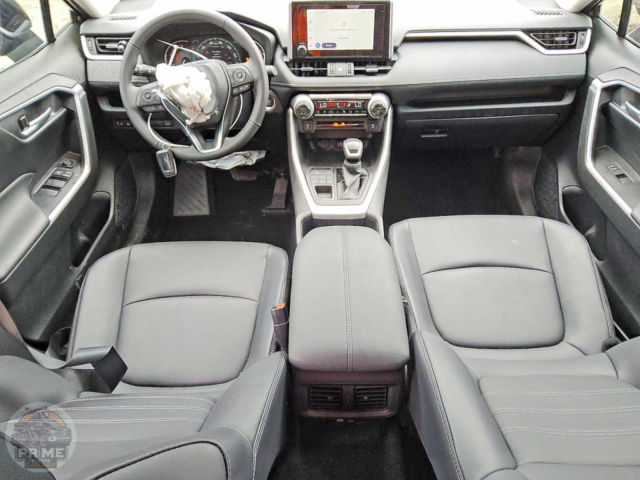 2025 TOYOTA RAV4 — фото 8