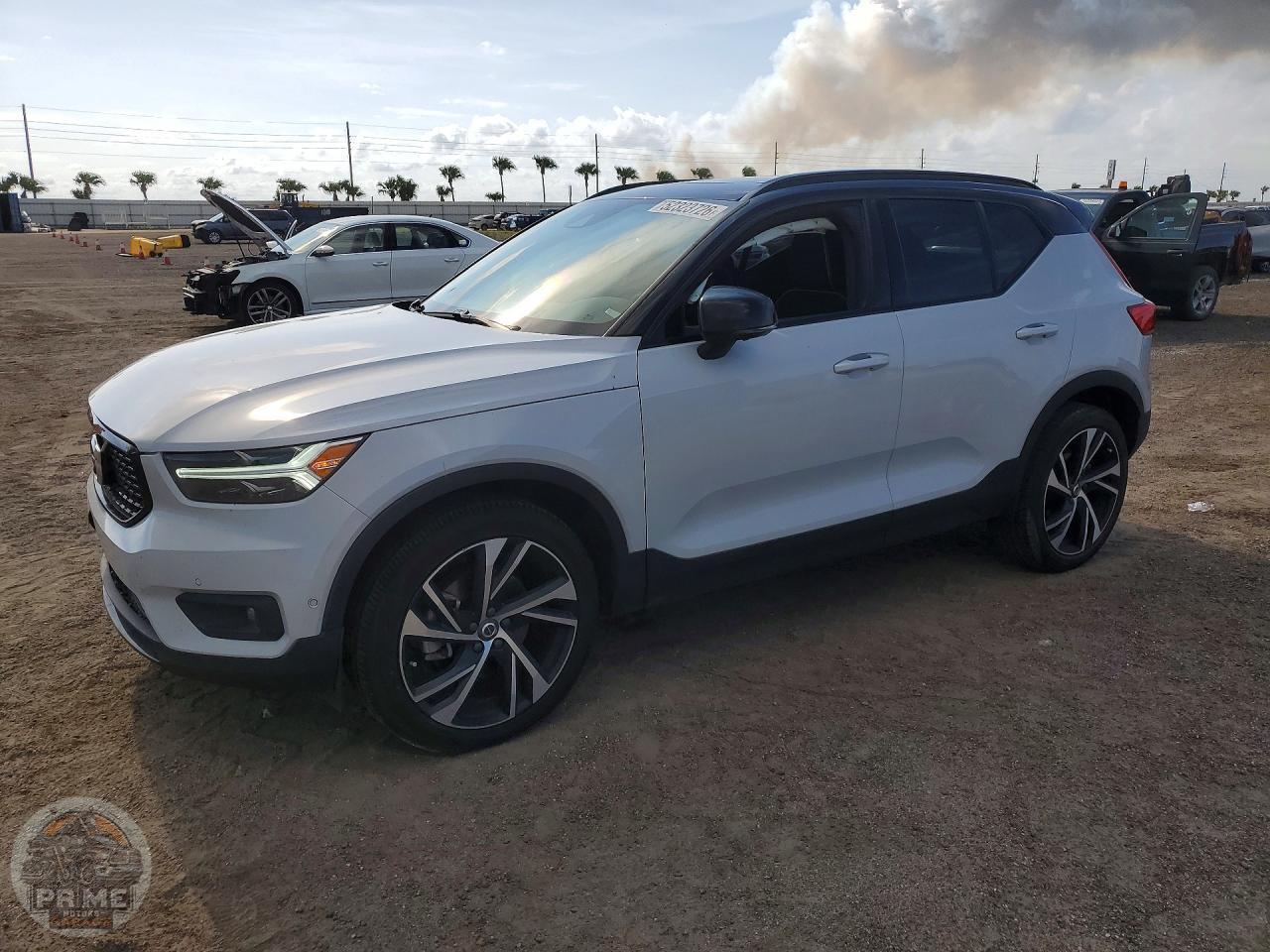 2022 VOLVO XC40 — фото 1