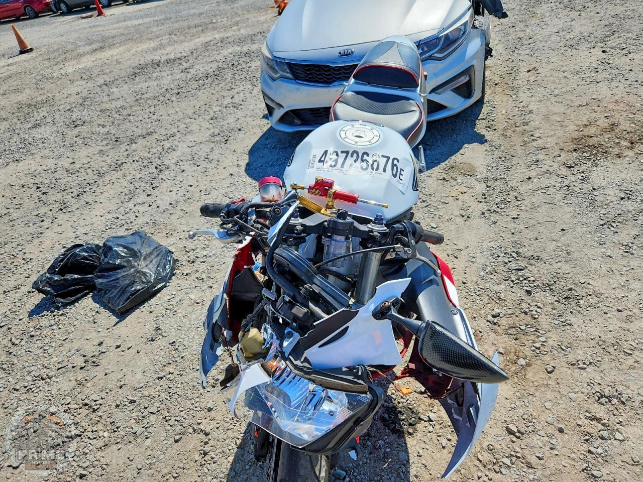 2000 HONDA CBR900 — фото 5