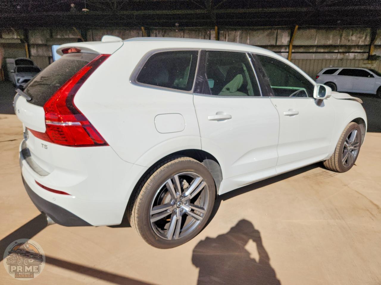 2021 VOLVO XC60 — фото 3