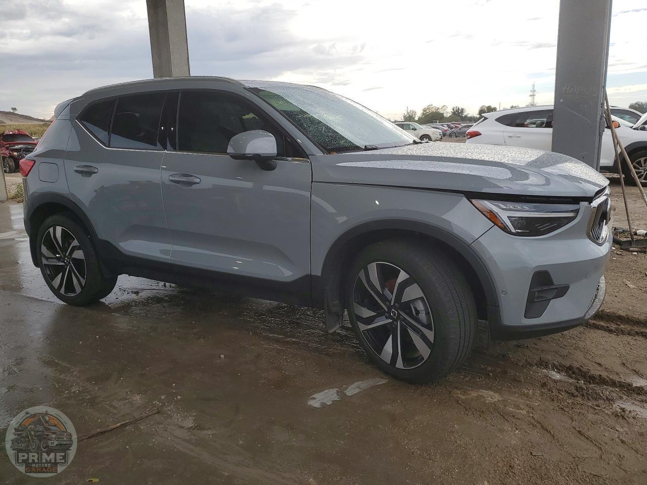 2024 VOLVO XC40 — фото 4