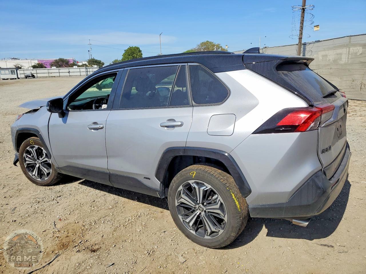 2025 TOYOTA RAV4 — фото 2