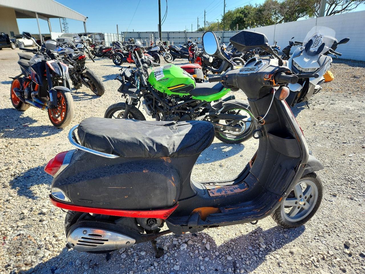 2009 VESPA LX — фото 1