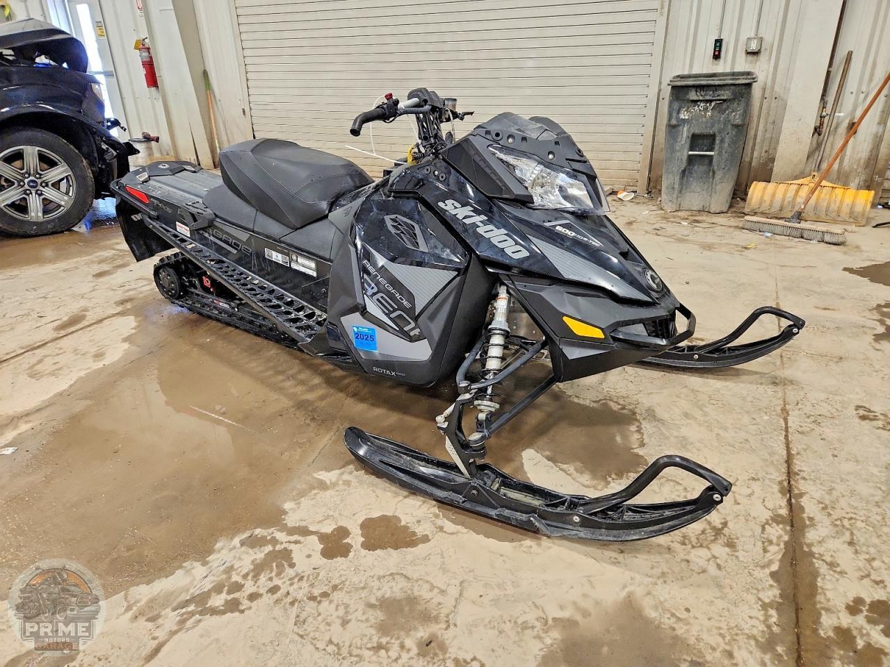 2017 SKI-DOO RENEGADE — фото 2