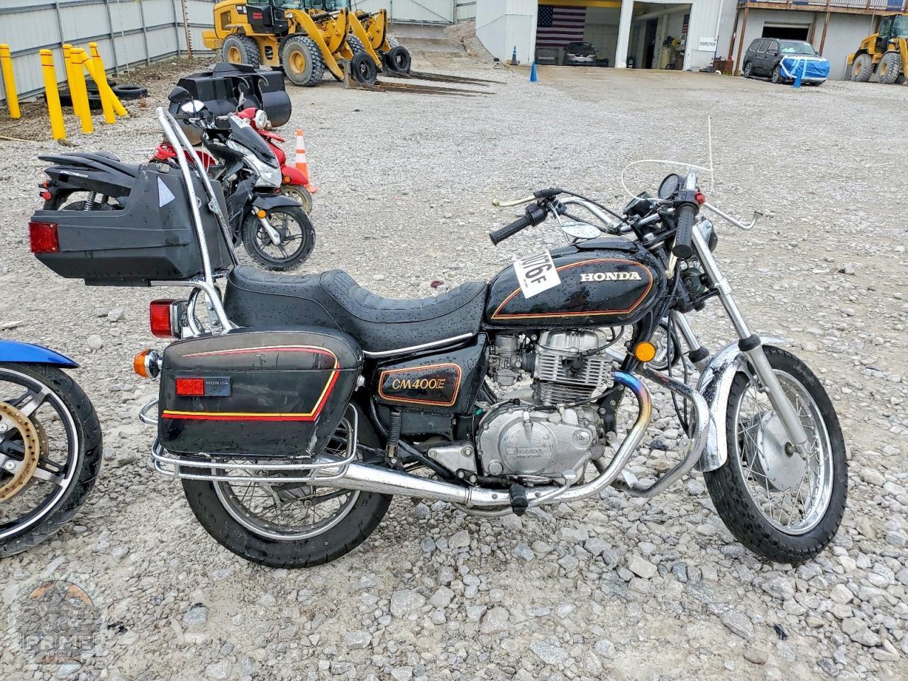 1981 HONDA CM400 — фото 1