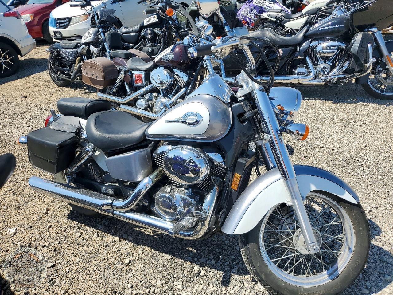 2001 HONDA VT750 — фото 1