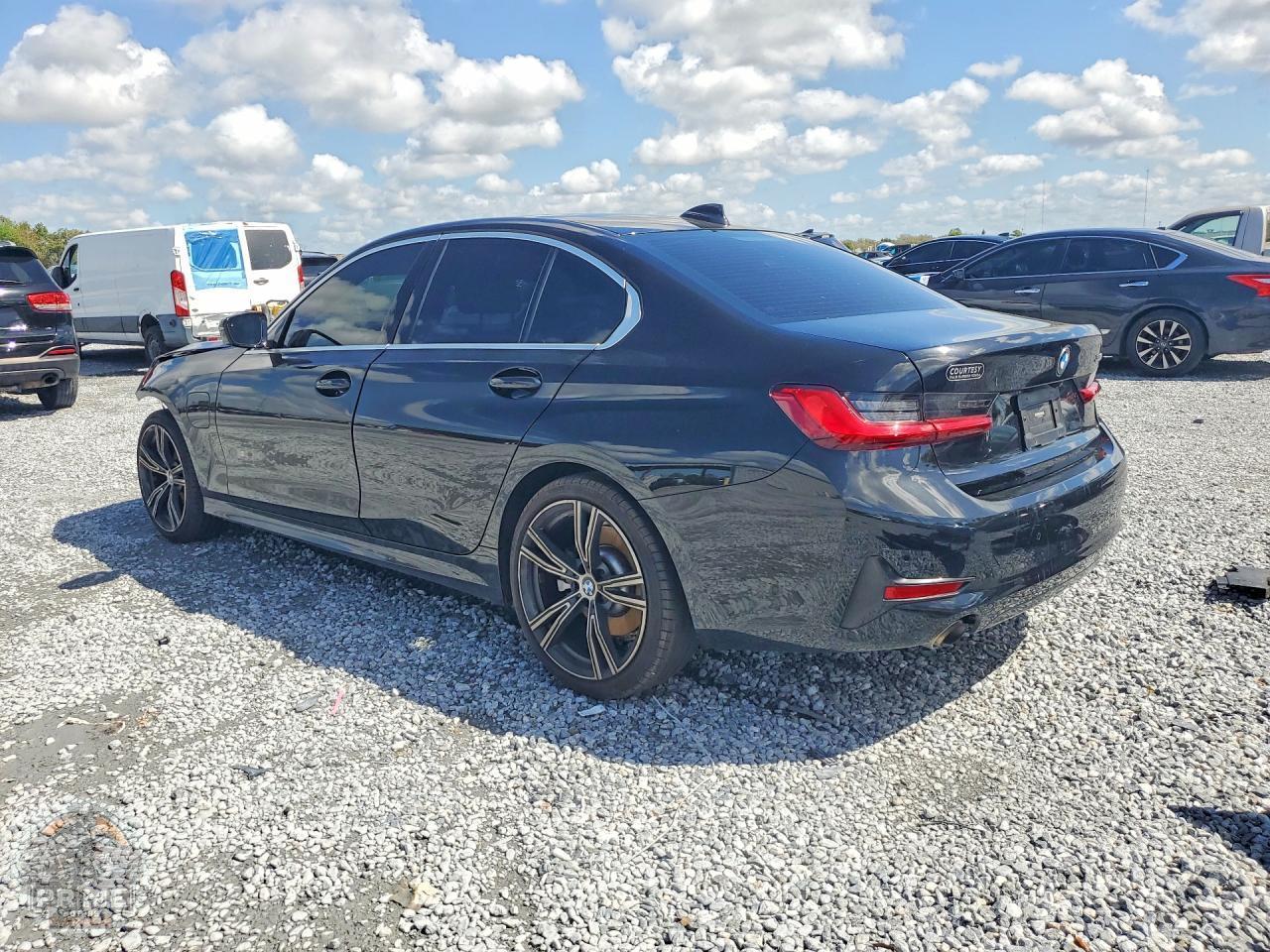 2021 BMW 3 SERIES — фото 2