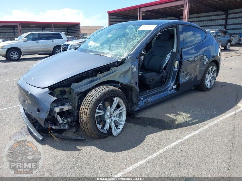 2022 TESLA MODEL Y LONG RANGE DUAL MOTOR ALL-WHEEL DRIVE — фото 2