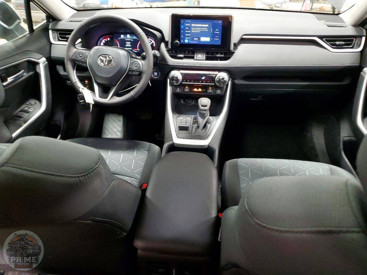 2025 TOYOTA RAV4 — фото 8