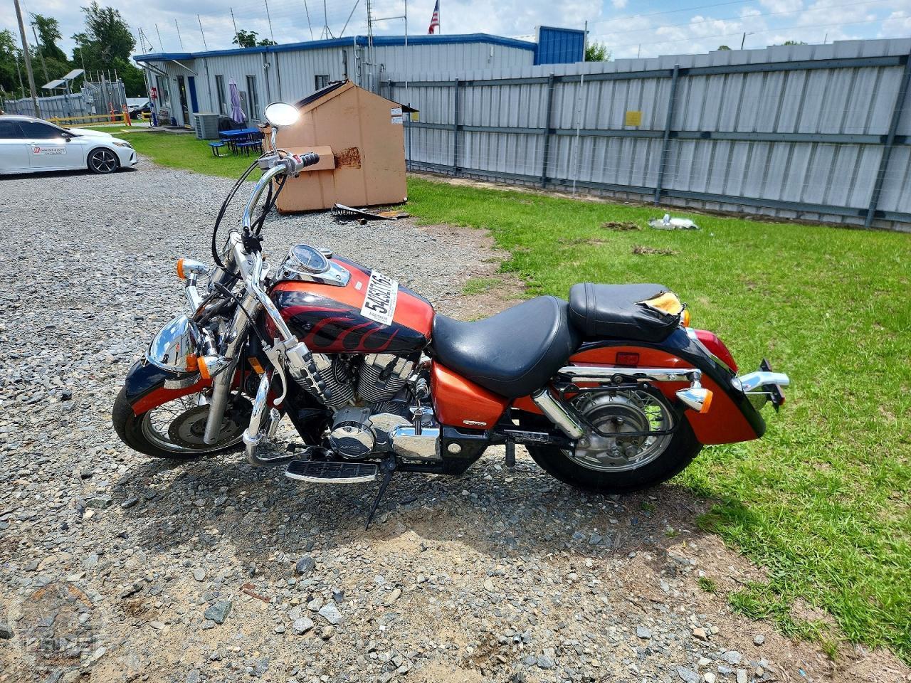 2006 HONDA VT750 — фото 3