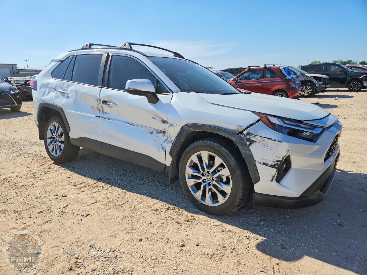 2025 TOYOTA RAV4 — фото 4