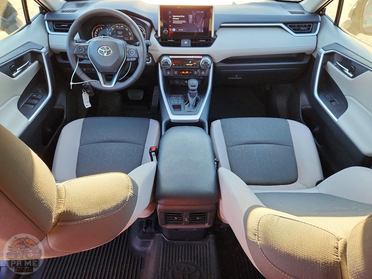 2025 TOYOTA RAV4 — фото 8