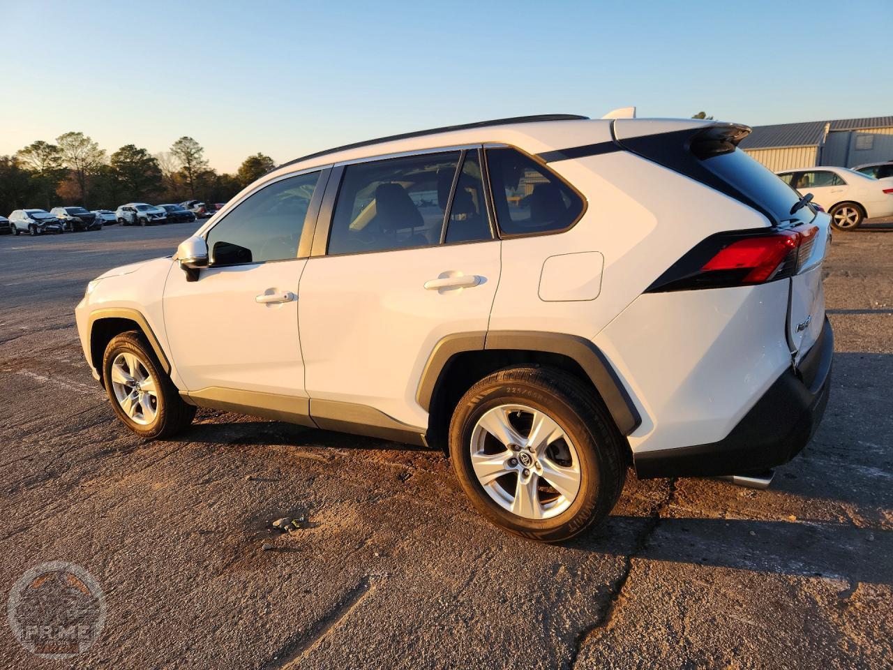 2020 TOYOTA RAV4 — фото 2