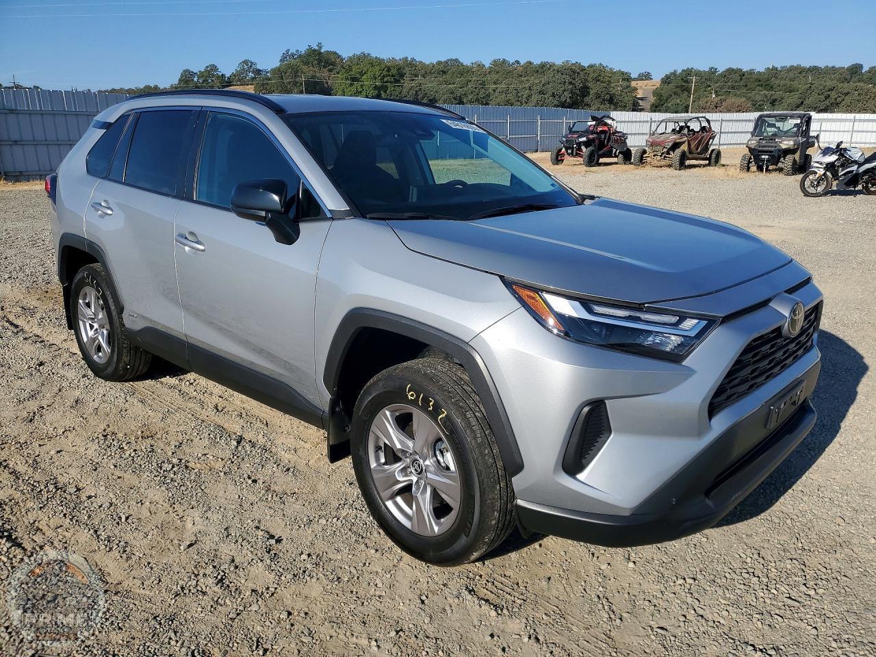 2025 TOYOTA RAV4 — фото 3