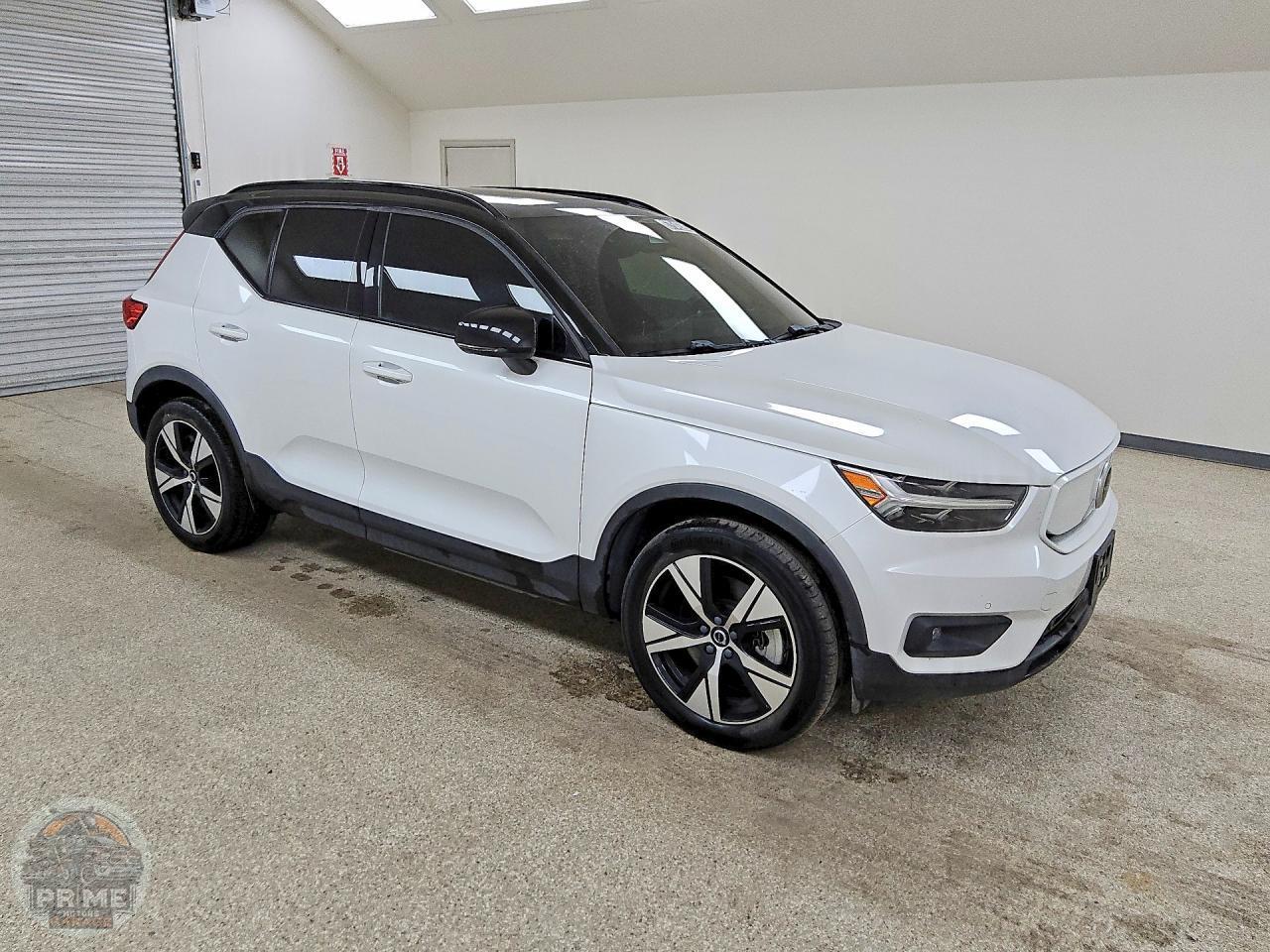 2021 VOLVO XC40 — фото 6