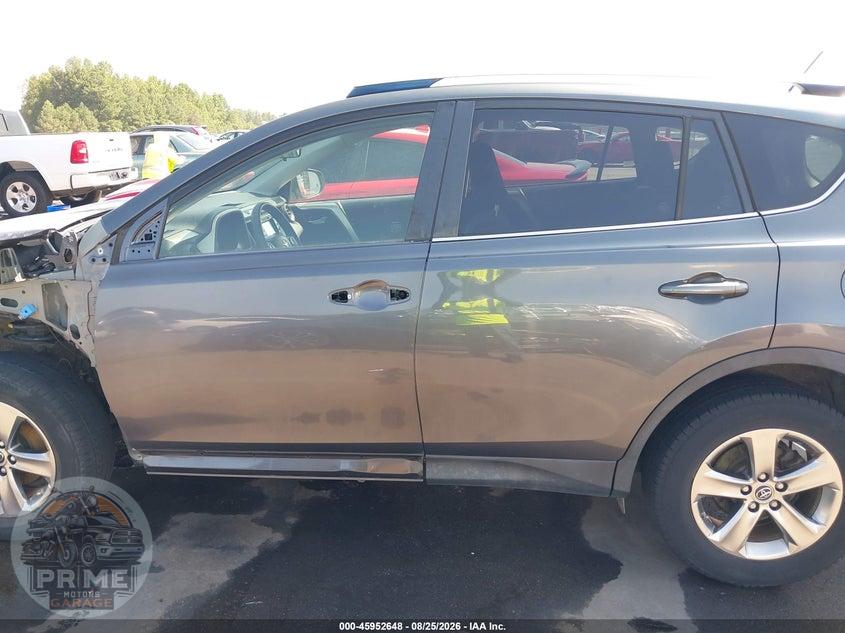 2015 TOYOTA RAV4 XLE — фото 15