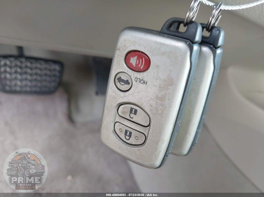 2010 TOYOTA CAMRY HYBRID — фото 11