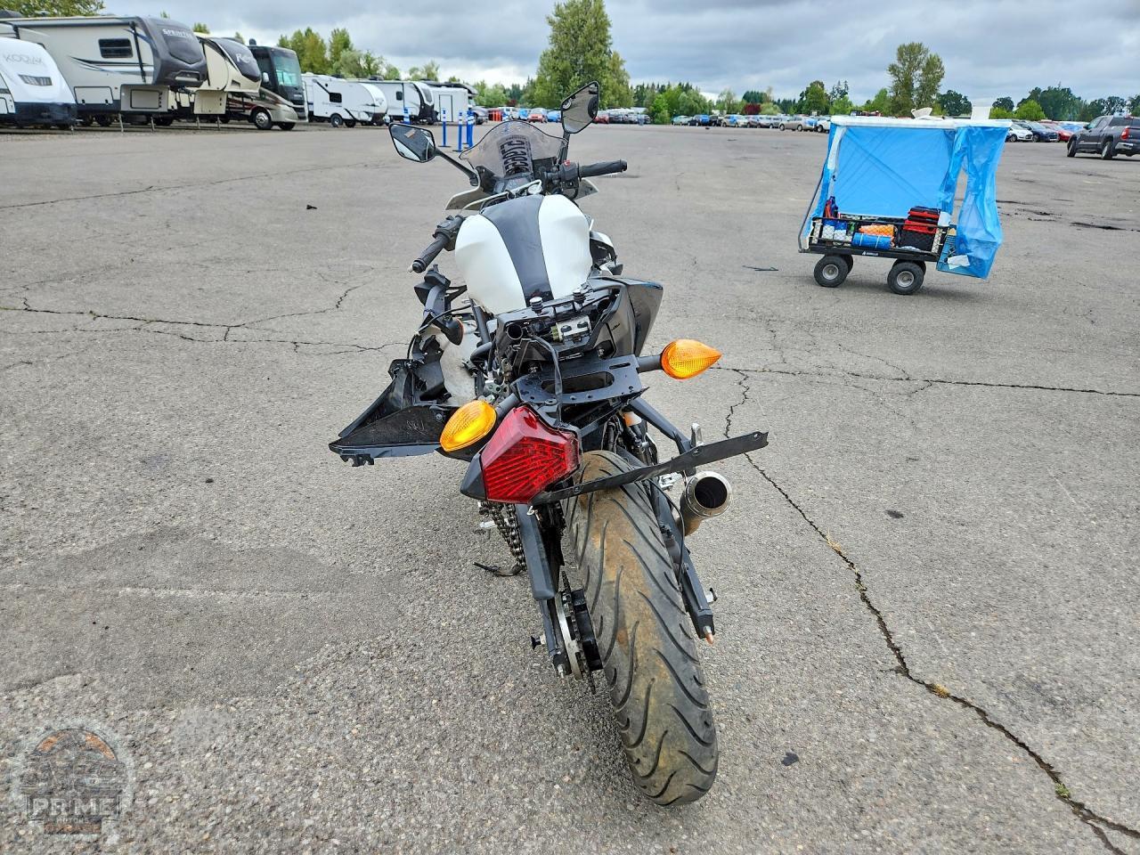 2017 YAMAHA YZFR3 — фото 4