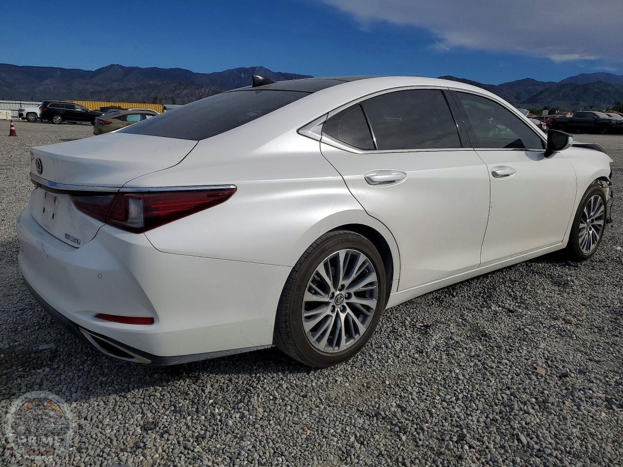 2020 LEXUS ES — фото 3