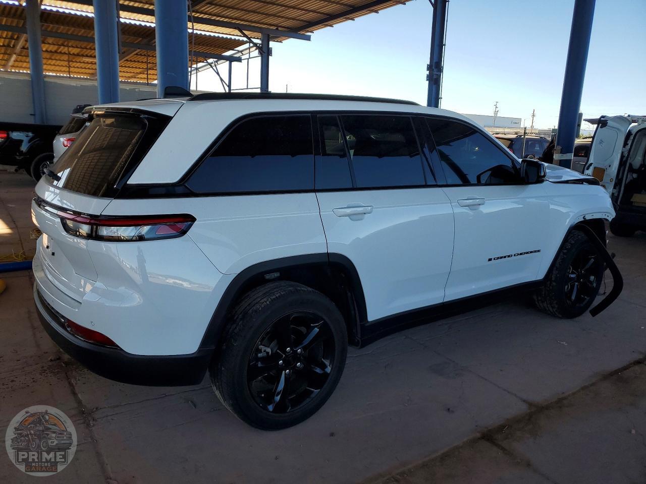 2023 JEEP GRAND CHEROKEE — фото 3