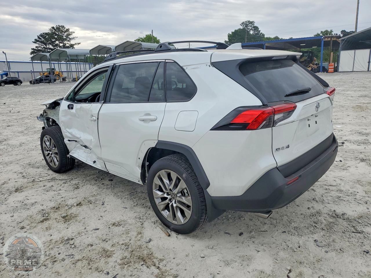 2025 TOYOTA RAV4 — фото 2