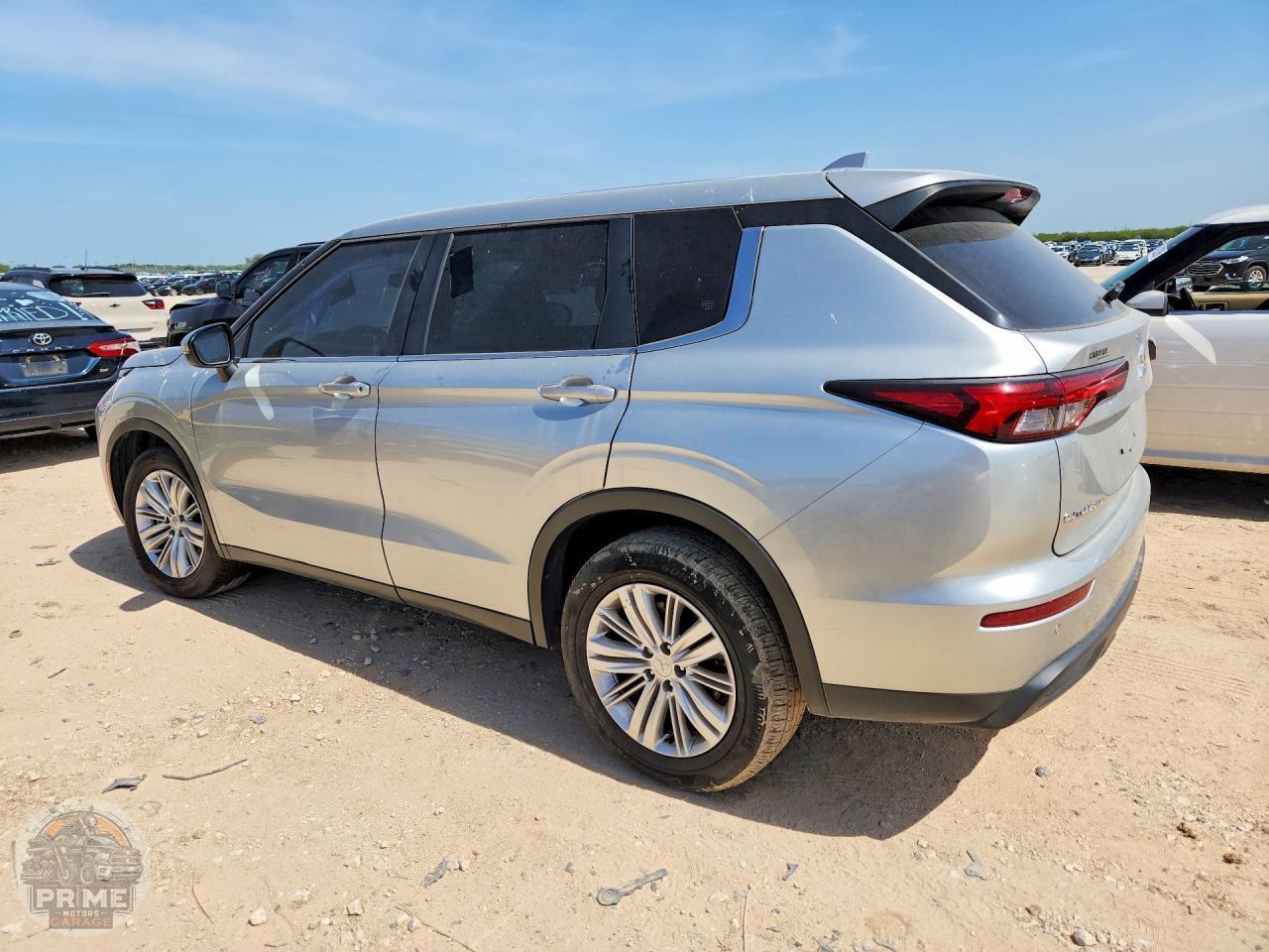 2022 MITSUBISHI OUTLANDER — фото 2