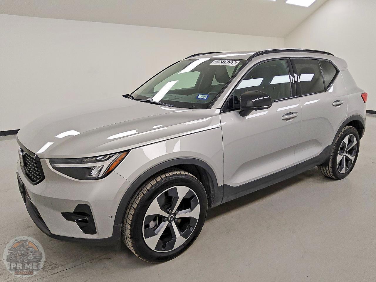 2025 VOLVO XC40 — фото 1