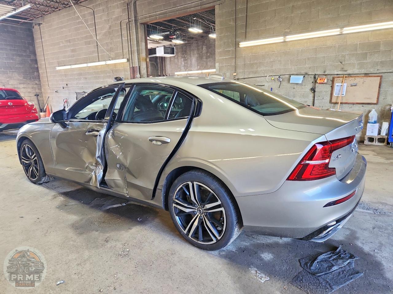2021 VOLVO S60 — фото 2