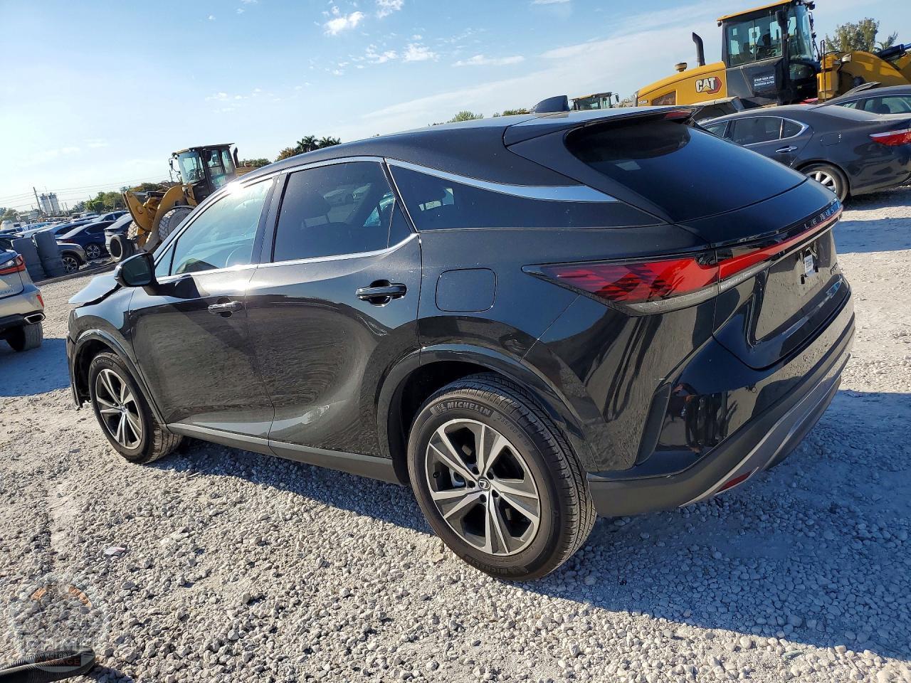 2025 LEXUS RX — фото 3