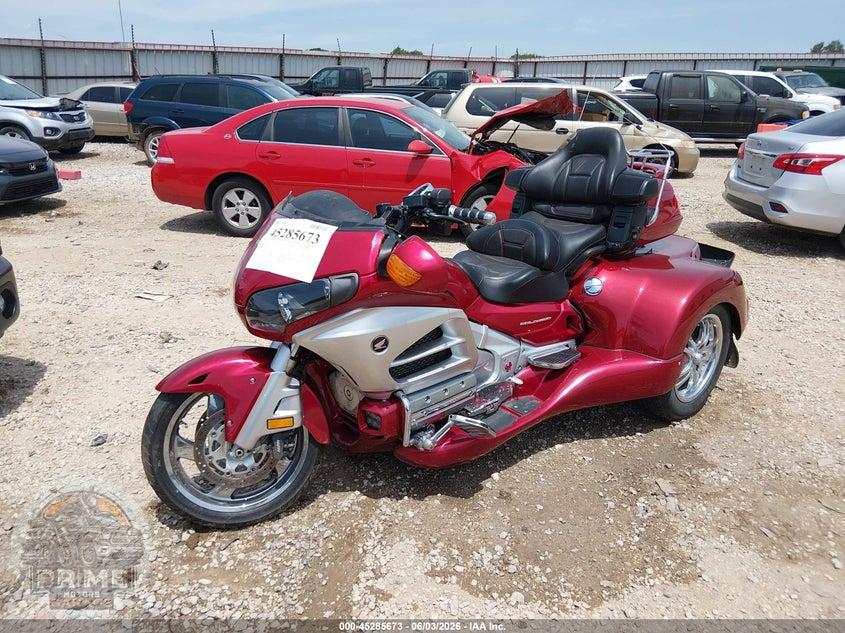 2012 HONDA GL1800 — фото 2