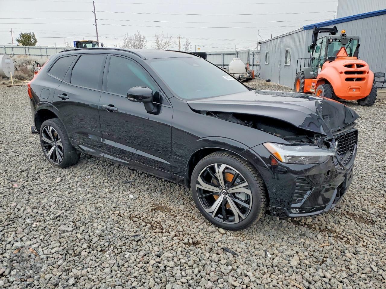 2022 VOLVO XC60 — фото 4