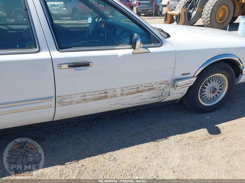 1993 LINCOLN TOWN CAR EXECUTIVE — фото 6