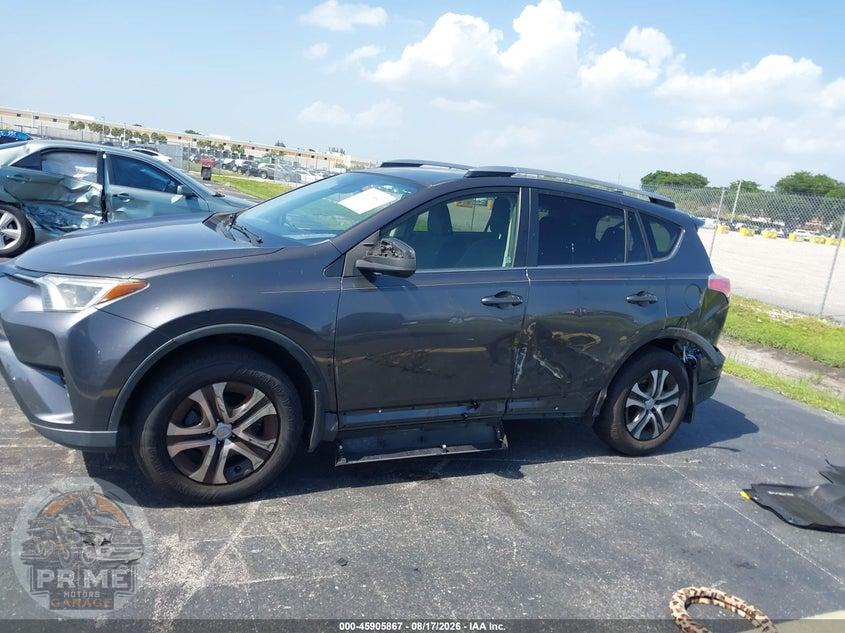 2018 TOYOTA RAV4 LE — фото 14