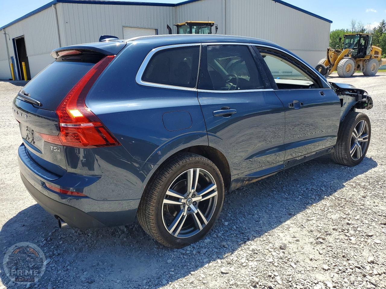 2021 VOLVO XC60 — фото 3