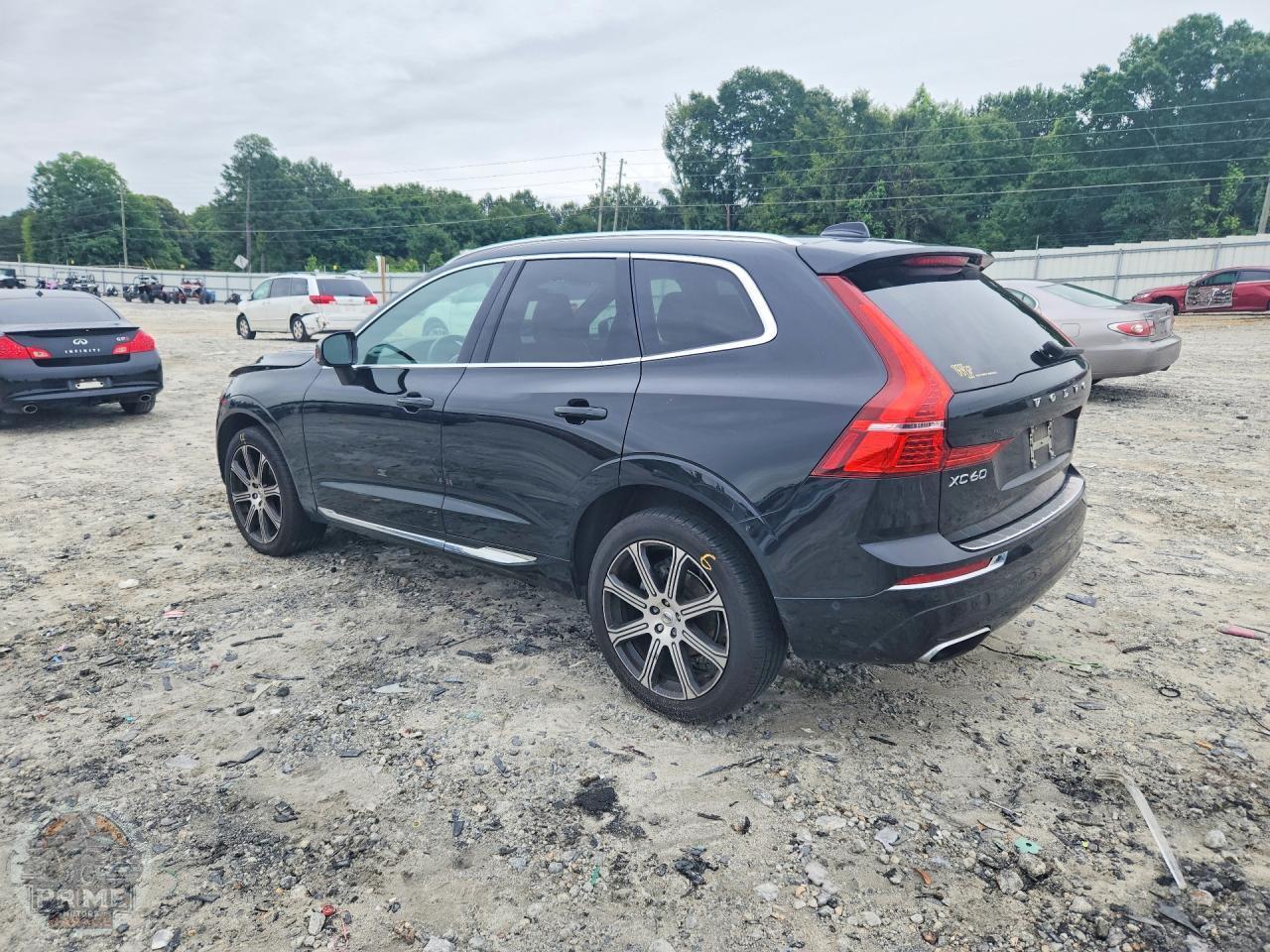 2021 VOLVO XC60 — фото 2