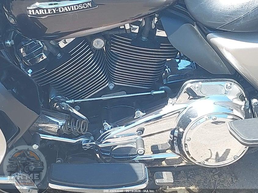 2018 HARLEY-DAVIDSON FLHTCUTG (TRI GLIDE ULTRA CLASSIC) TRI GLIDE ULTRA — фото 9