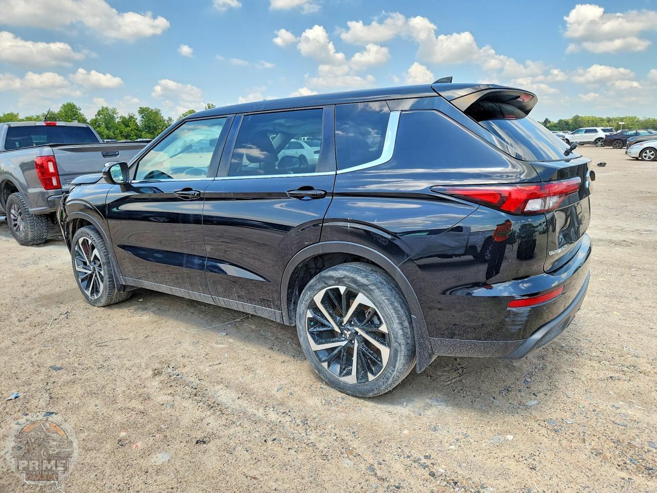 2022 MITSUBISHI OUTLANDER — фото 3
