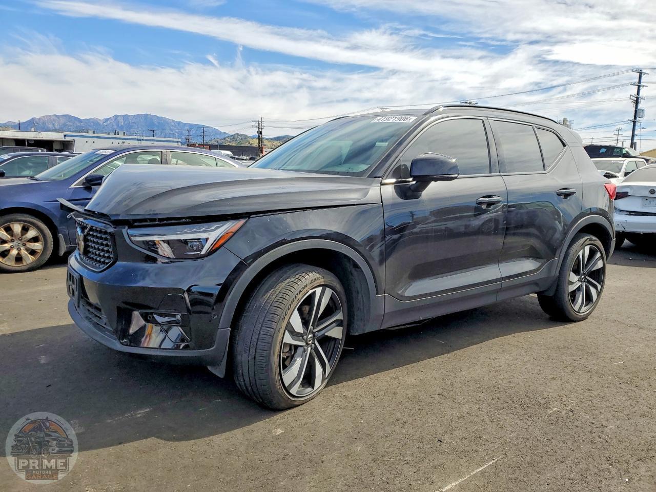 2024 VOLVO XC40 — фото 1