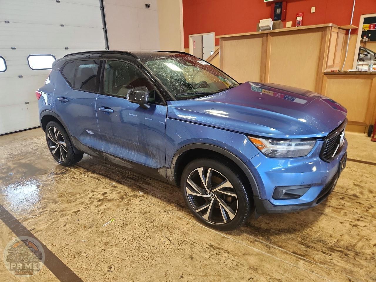 2021 VOLVO XC40 — фото 4