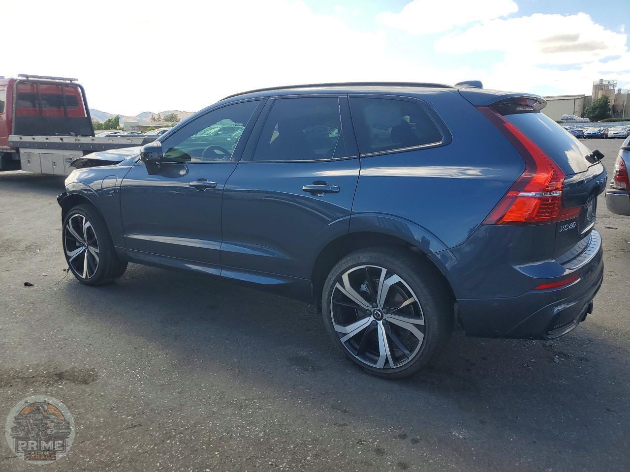 2022 VOLVO XC60 — фото 2