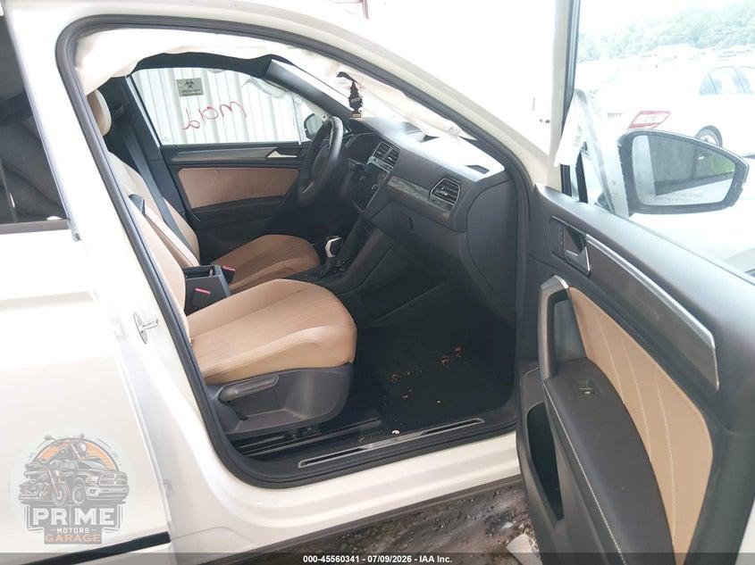 2024 VOLKSWAGEN TIGUAN 2.0T SE R-LINE BLACK — фото 5