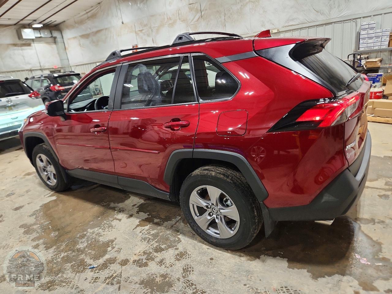 2025 TOYOTA RAV4 — фото 2