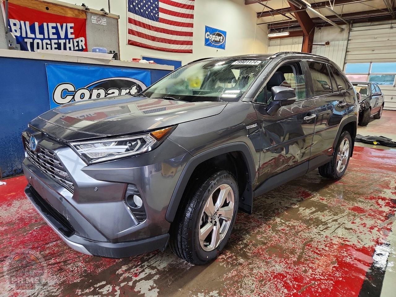 2021 TOYOTA RAV4 — фото 1
